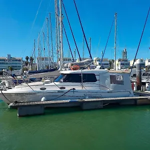  Bateau-hôtel Private Yacht, We Our Guests